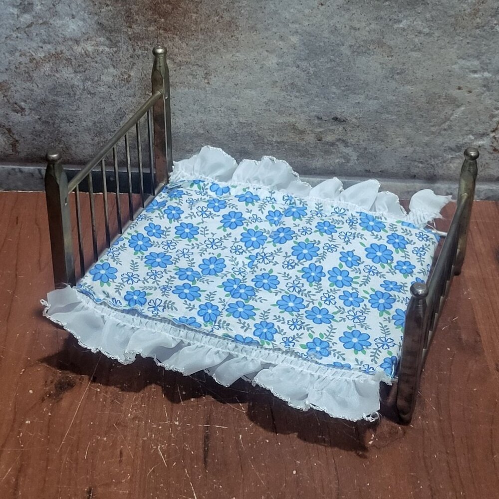 Vintage Brass Dollhouse Miniature Bed Blue White Floral Mattress